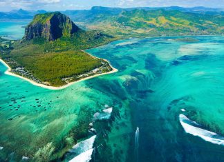Visit the Enchanting Underwater Waterfall of Magical Mauritius