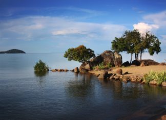 Lake Malawi – A Freshwater Tanzanian Beachfront Bush Safari