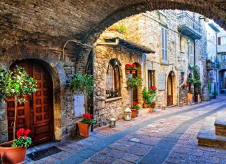 Spello – A Beautiful Walled, Ancient Town in Italy