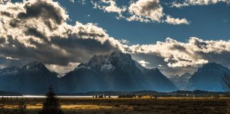 Teton Range: The Perfect Wilderness Retreat in the Rocky Mountains